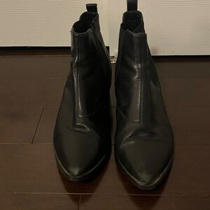 Vagabond Sleek Black Ankle Boots